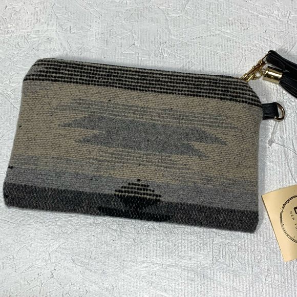 Aztec Print Wristlet Tassel & Strap Tan Brown Southwestern Style by LIB New York - Picture 2 of 7